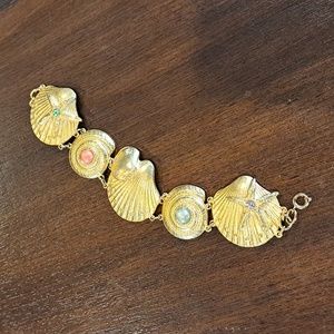 Seashell Bracelet Goldtone 7" long 1.5" wide